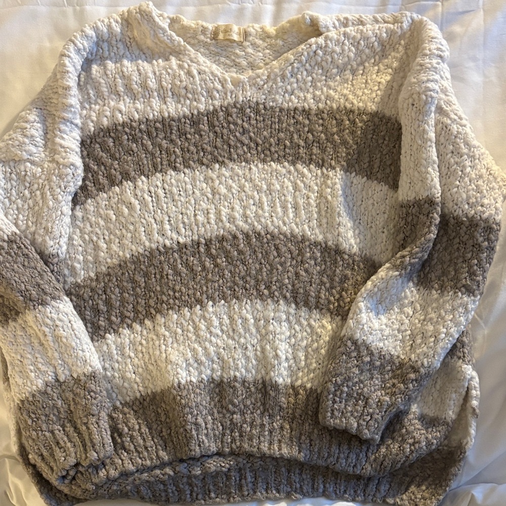 Altar'd State Chunky V-Neck Sweater in Cream and Tan